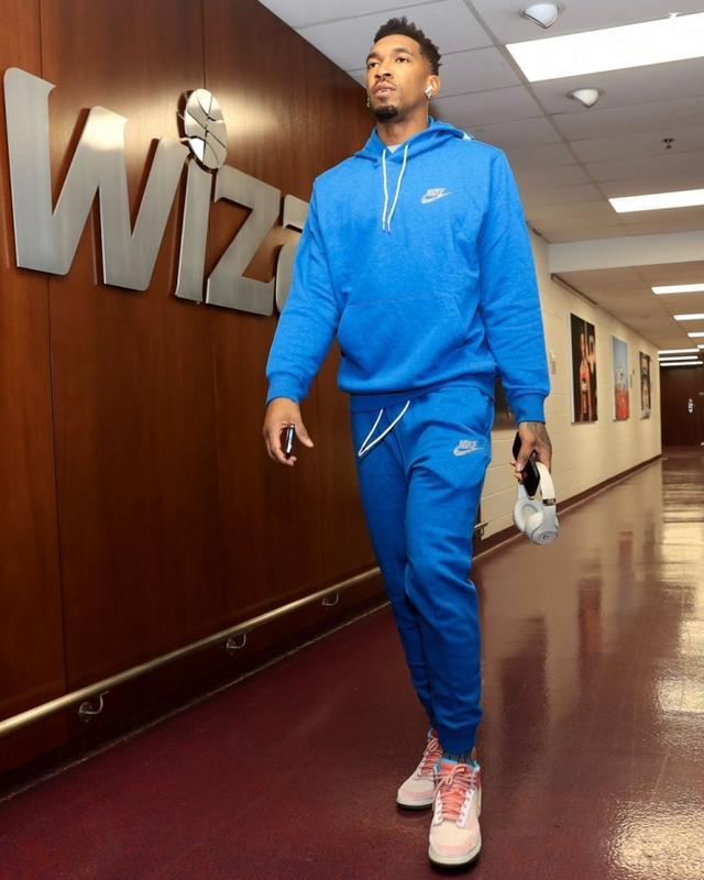 与球员双重 与球员双重